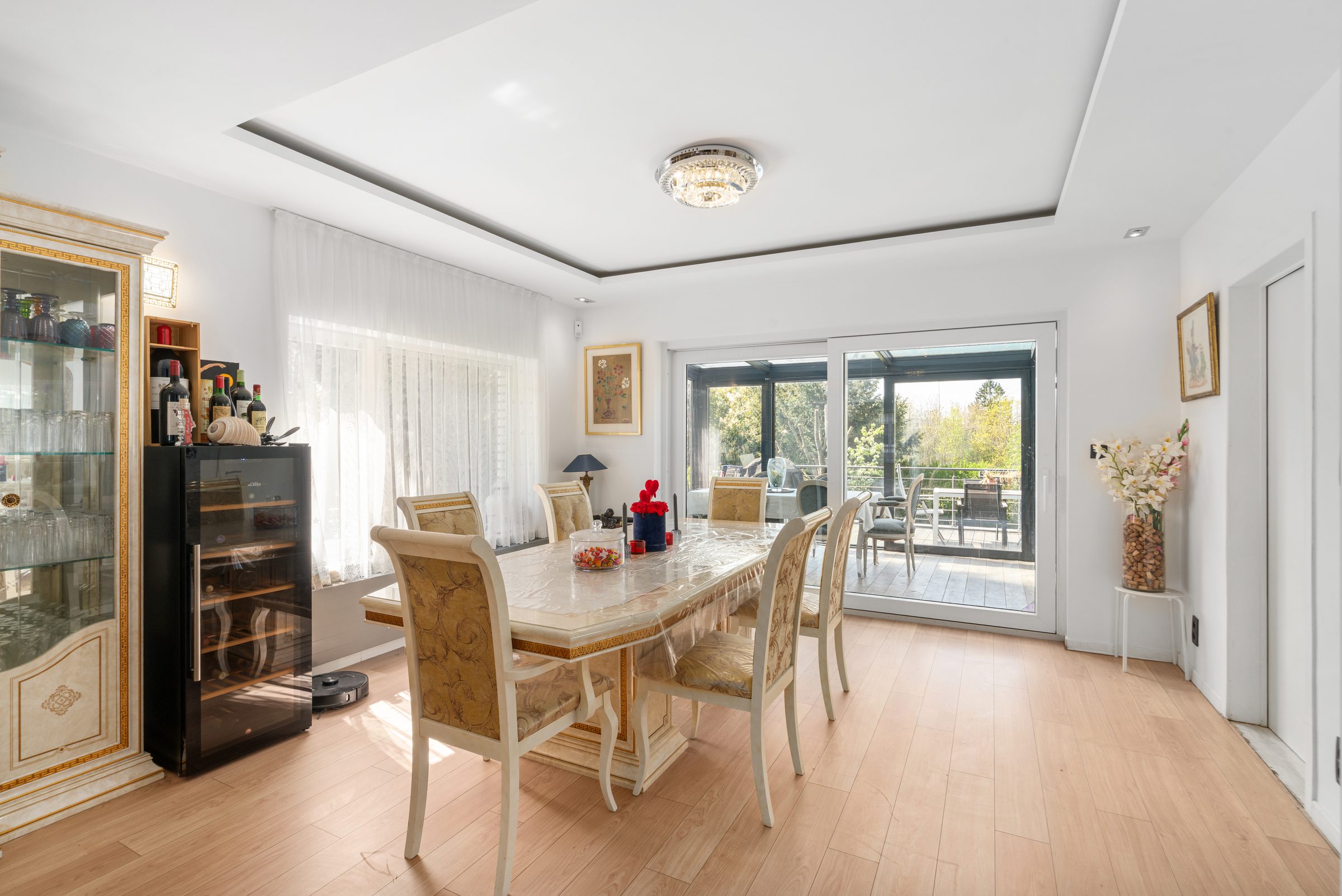 Te koop in Meise. Ruime woning met 5 kamers en 2 badkamers. - foto 5