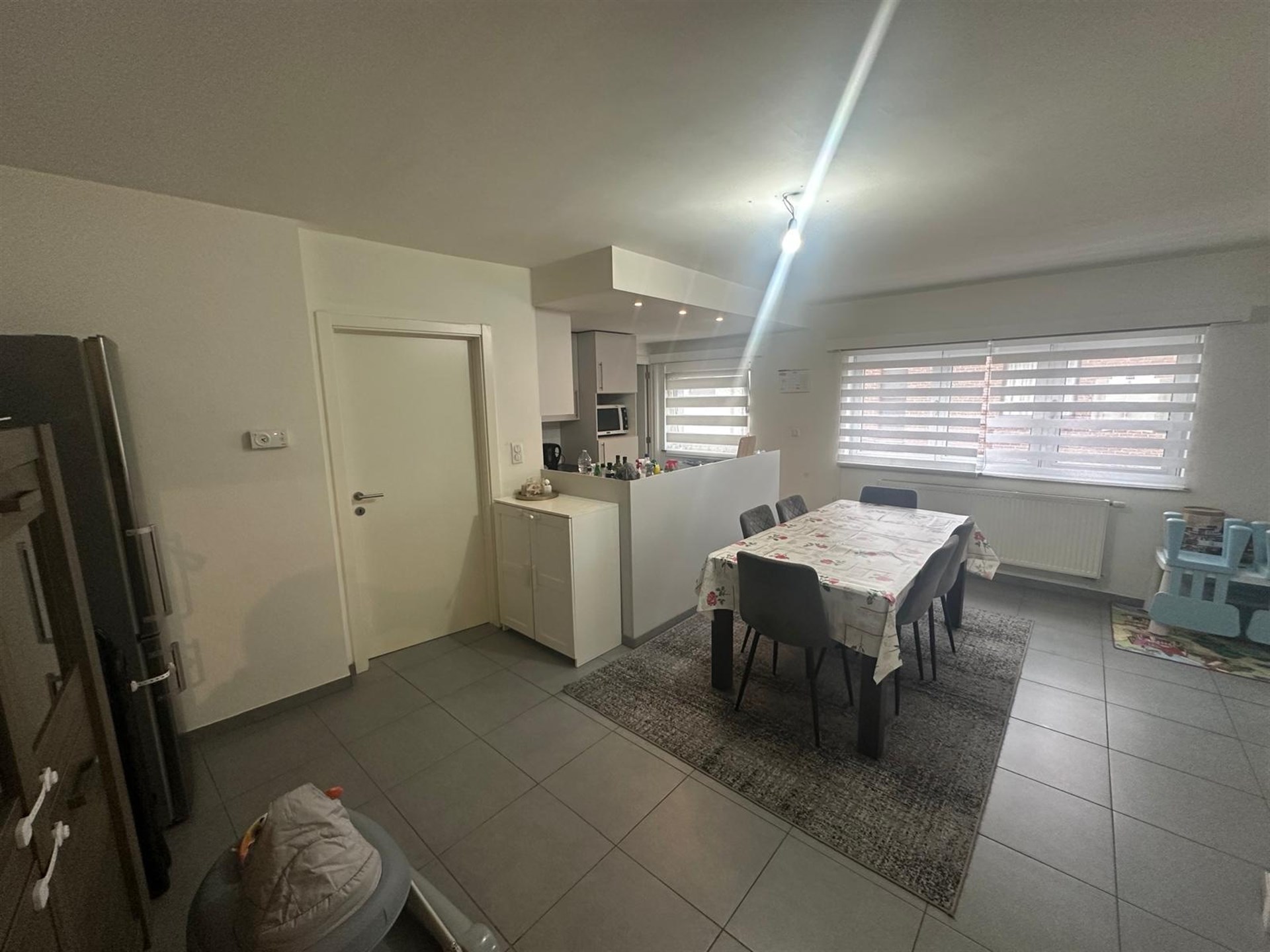 Ruim appartement met 2 slaapkamers en garage - foto 2