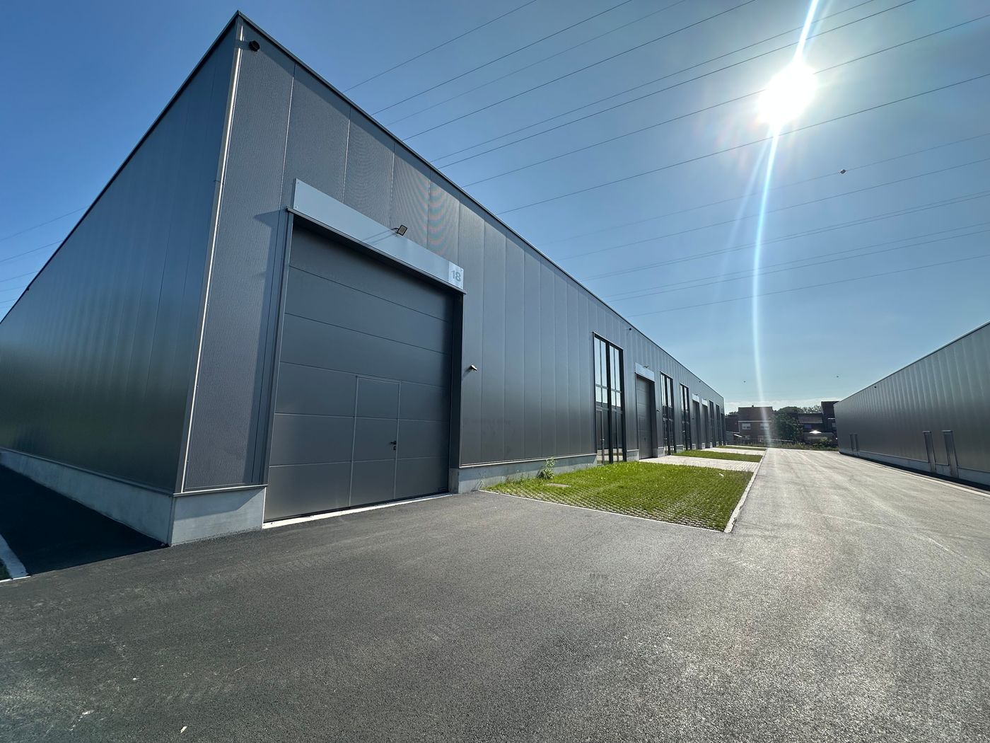 Nieuwbouw KMO-unit van 340 m² te koop! - foto 2