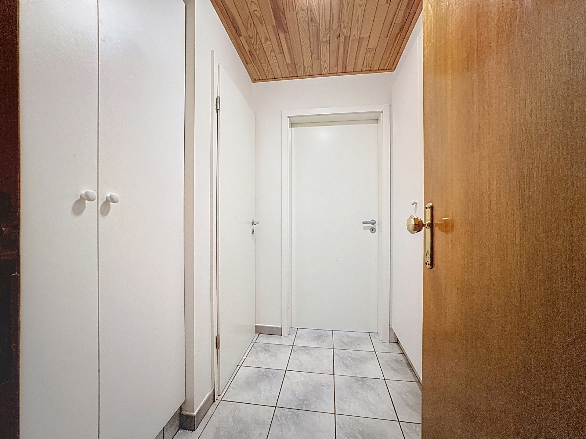 Verzorgd appartement met 2 slaapkamers - foto 2