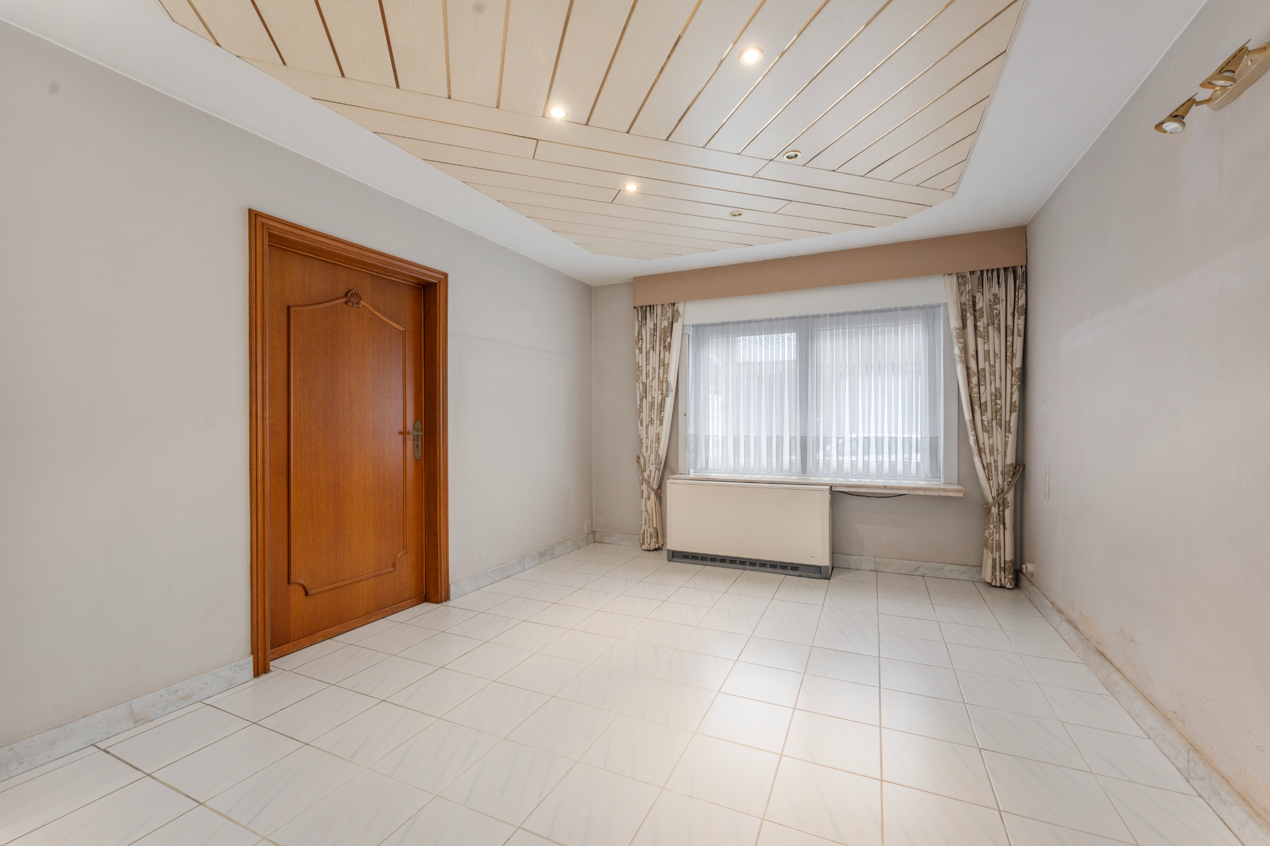 Volledig te renoveren woning aan de rand van Deerlijk met zeer ruime garage op 262m2 - foto 3