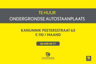 <p><span>Ondergrondse ruime autostaanplaats!</span></p><p><span> </span></p><p><span>Deze staanplaats is centraal gelegen, ideaal om uw wagen te parkeren.</span></p><p><span>U betreedt de ondergronse autostaanplaats via een automatische poort. De autostaanplaats heeft nr. 118</span></p><p><span> </span></p><p><span>Huurprijs: </span><span>€110,00 /mnd</span></p><p><span>Beschikbaar: </span><span>Vanaf 1/6/2025</span></p>