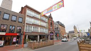 Dit aangename duplex appartement bevindt zich op de tweede en derde verdieping van een kleinschalige, rustige residentie.Op de tweede verdieping vind...