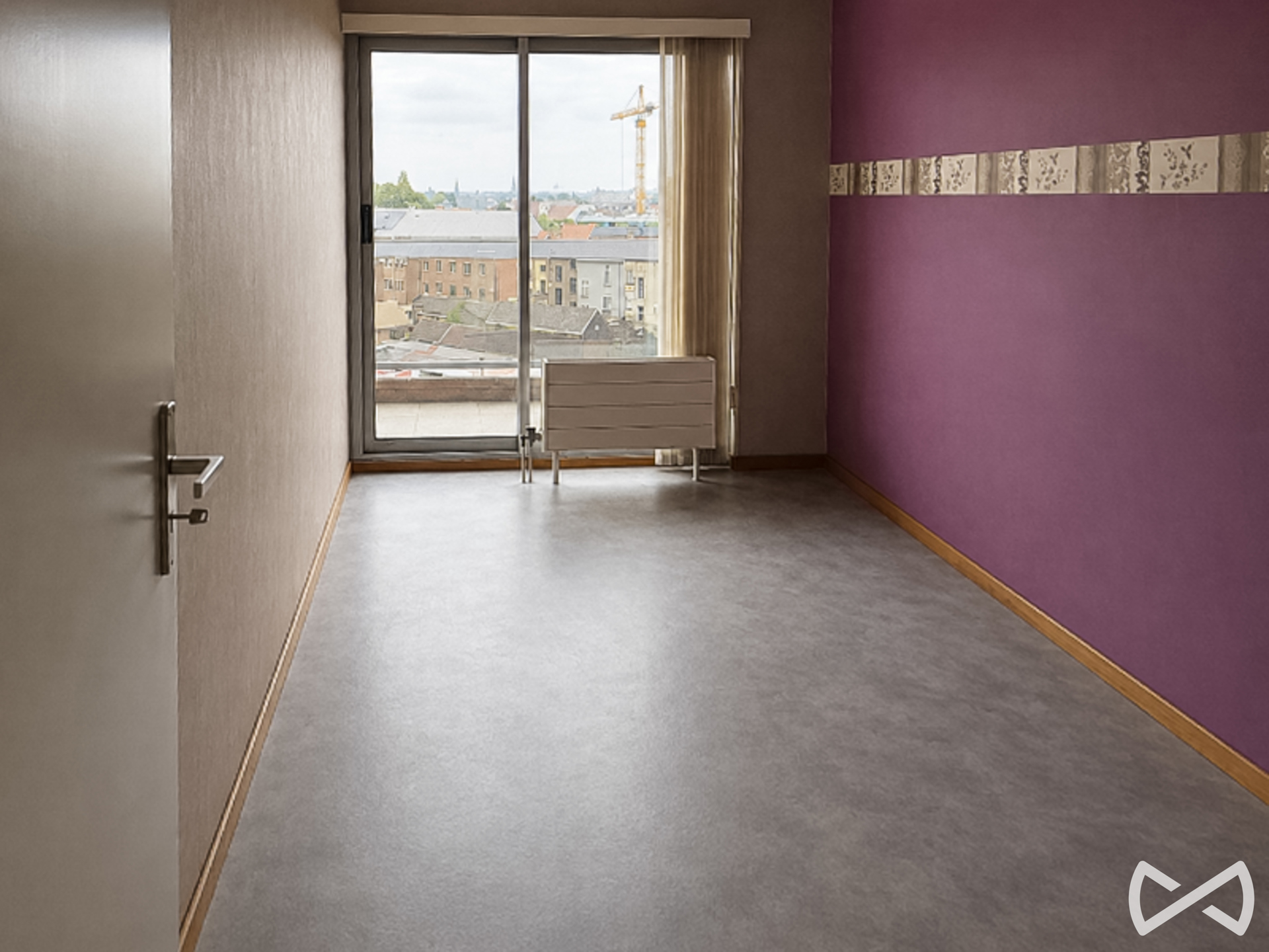 Centraal gelegen tweeslaapkamerappartement met terras - foto 5