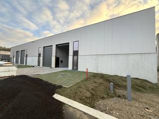 LAATSTE 2 UNITS TE KOOP - Ontdek dit moderne nieuwbouw-bedrijventerrein met uitstekende bereikbaarheid en hoogwaardige afwerking.Technische...