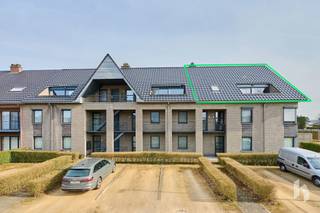 Ruim duplexappartement (125 m²) met een lichtrijke woonkamer, 2 slaapkamers en een ondergrondse berging en autostaanplaats nabij het centrum...