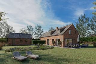 Idéalement située dans un cadre calme et rural, cette villa en construction avec dépendance est située sur un terrain d'environ 1,5 hectare. Ce...