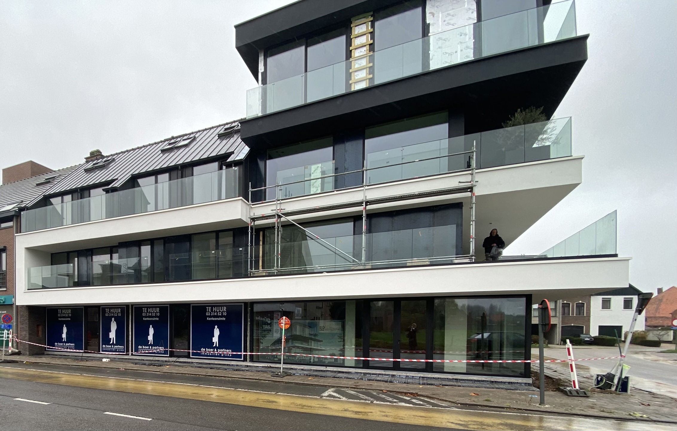 Kantoorruimte op toplocatie in centrum van Hoogstraten. - foto 2