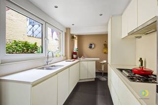 Borght: Be surprised by this characterful two-story home located on a quiet street. The home has been thoroughly renovated and is in...