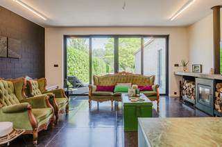 This unique property with a practice space, workshop and lots of living space is located in a central location for sale in Olsene, close to...