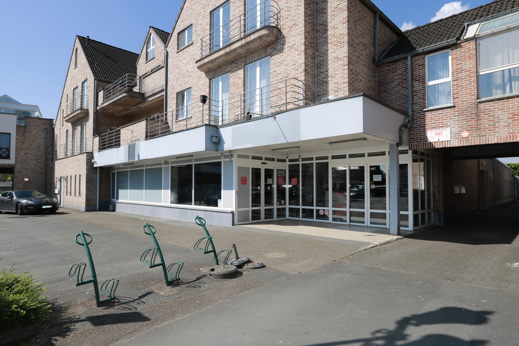Commercial à louer à Maasmechelen - photo 2