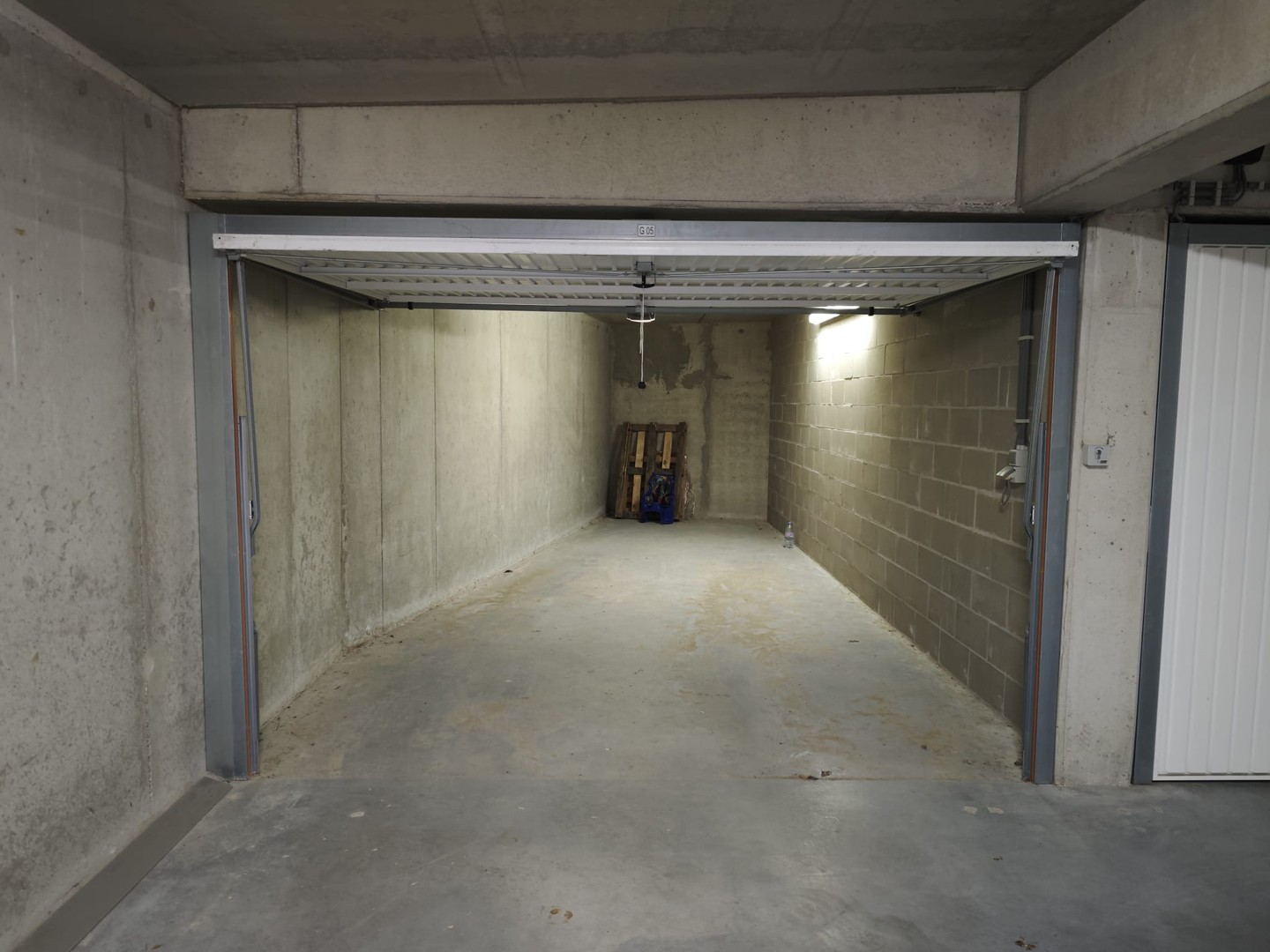 Ruime garage in het hartje van Sint-Idesbald - foto 3