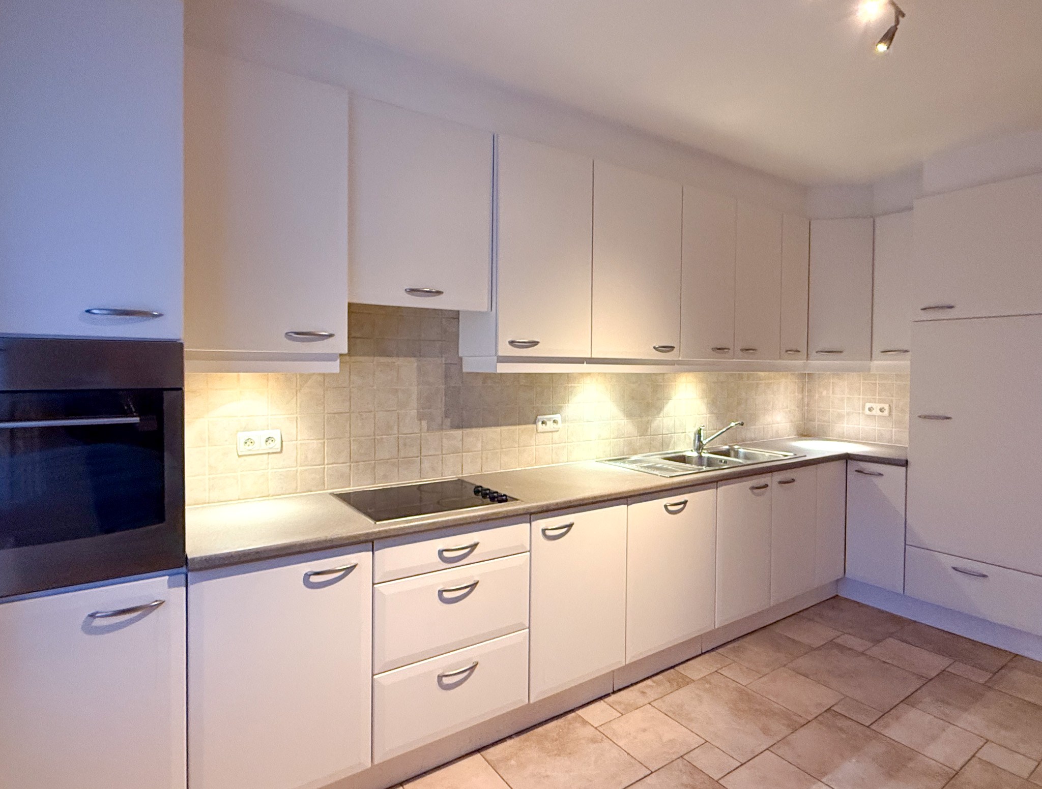 Appartement met twee slaapkamers en garage in het hartje van Beveren - foto 4