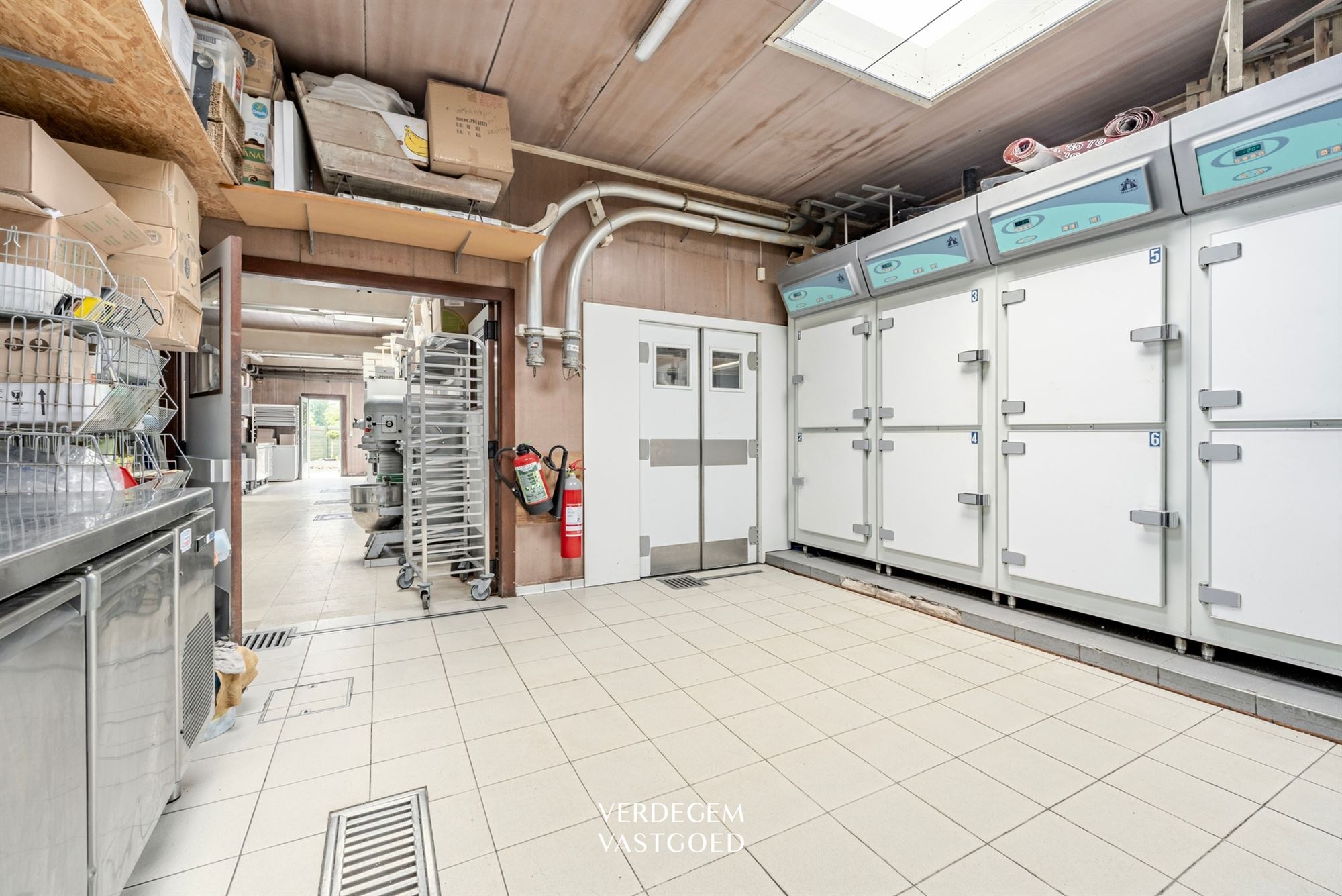 Handelsruimte met woonst in het warm hart van Wippelgem - foto 5
