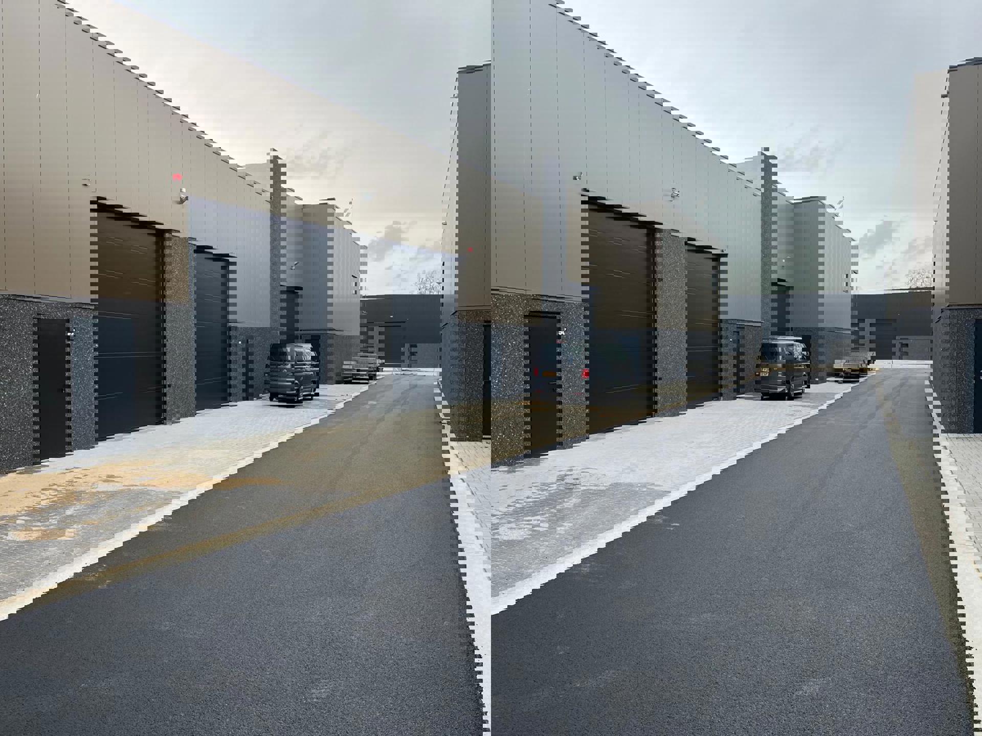 Instapklaar magazijn 216m² te Ranst - foto 4