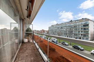 Cet appartement se situe dans un emplacement qui réunit le meilleur des deux mondes. Vous profitez à la fois de la beauté et du calme des...