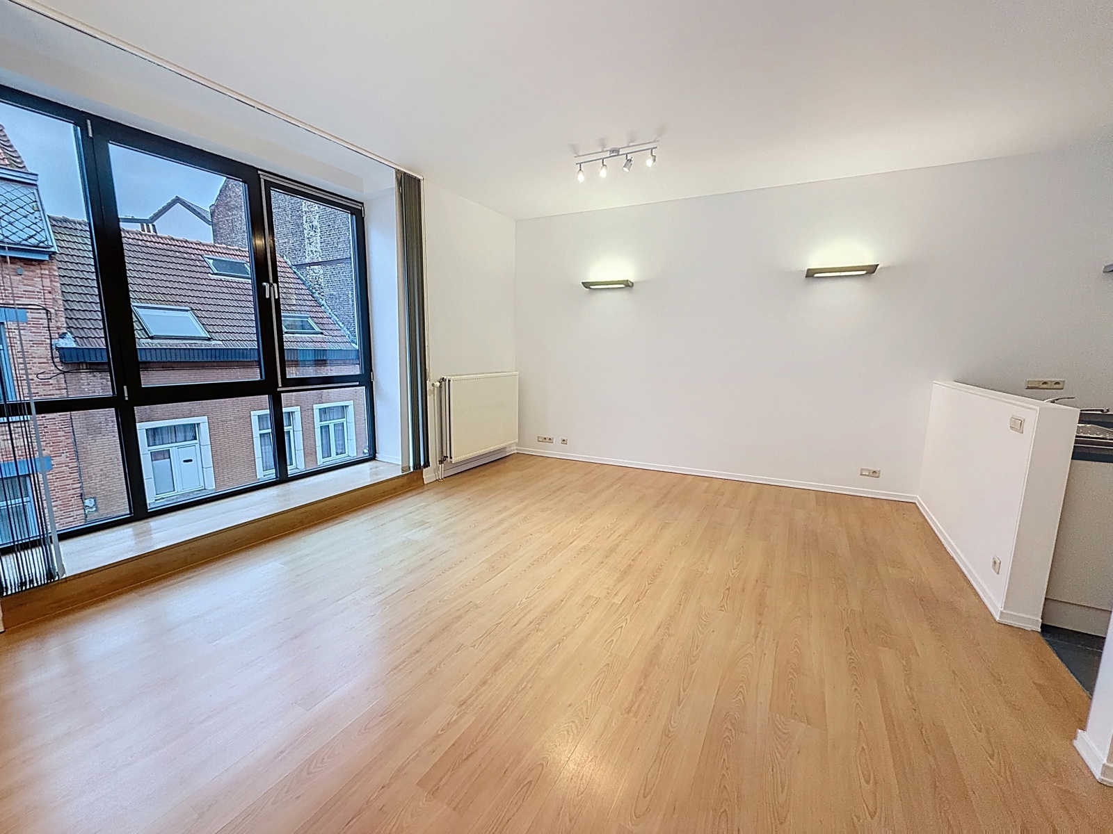 2 bedroom apartment near Simonis metro - photo 5
