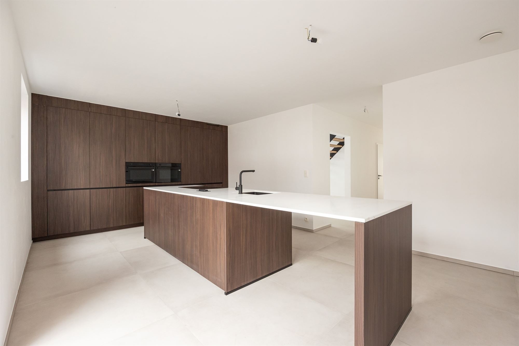 Nieuwbouwwoning met 5 kamers, 2 badkamers en tuin - foto 4