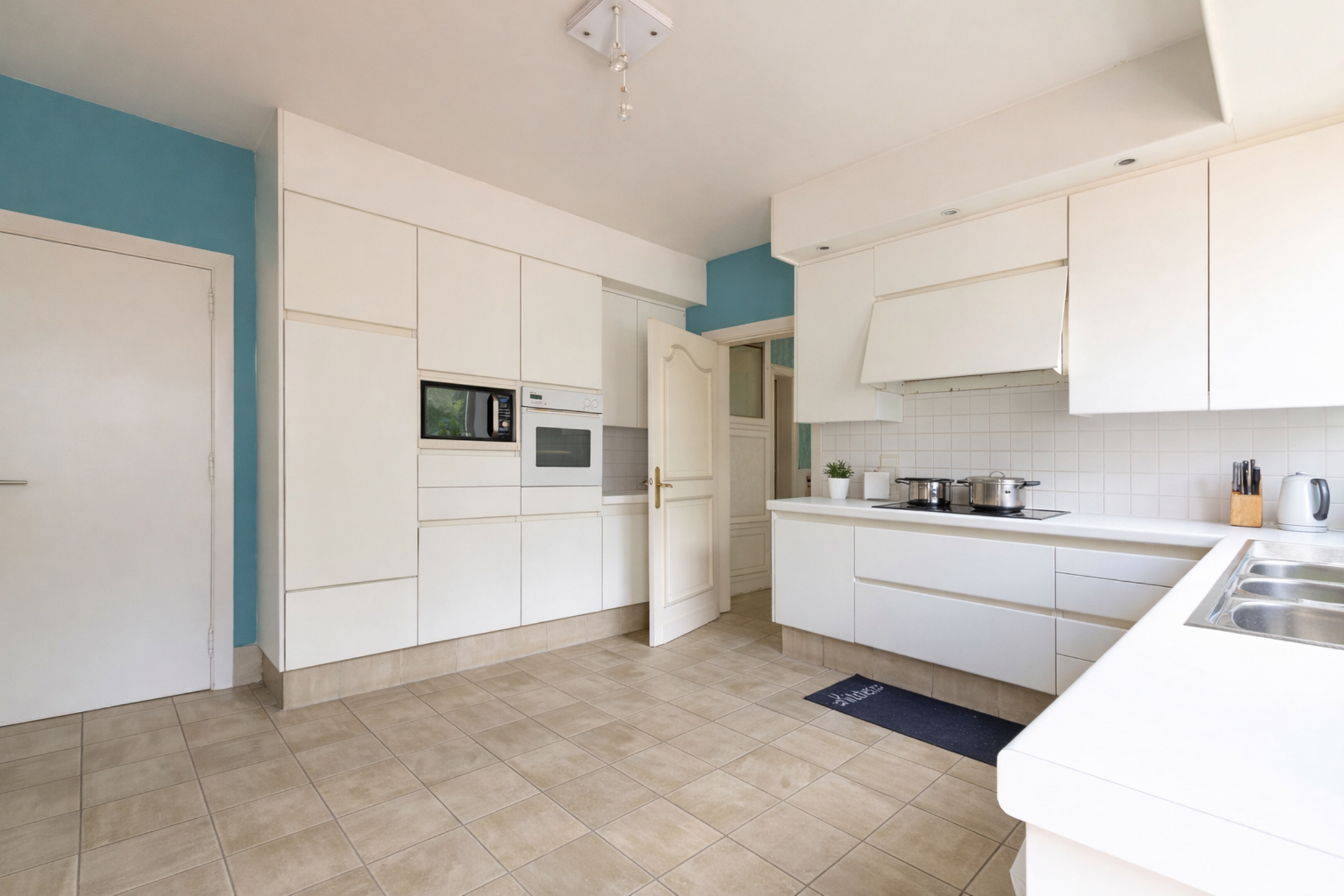 Riante te renoveren villa met grote tuin in centrum Rumbeke - foto 4