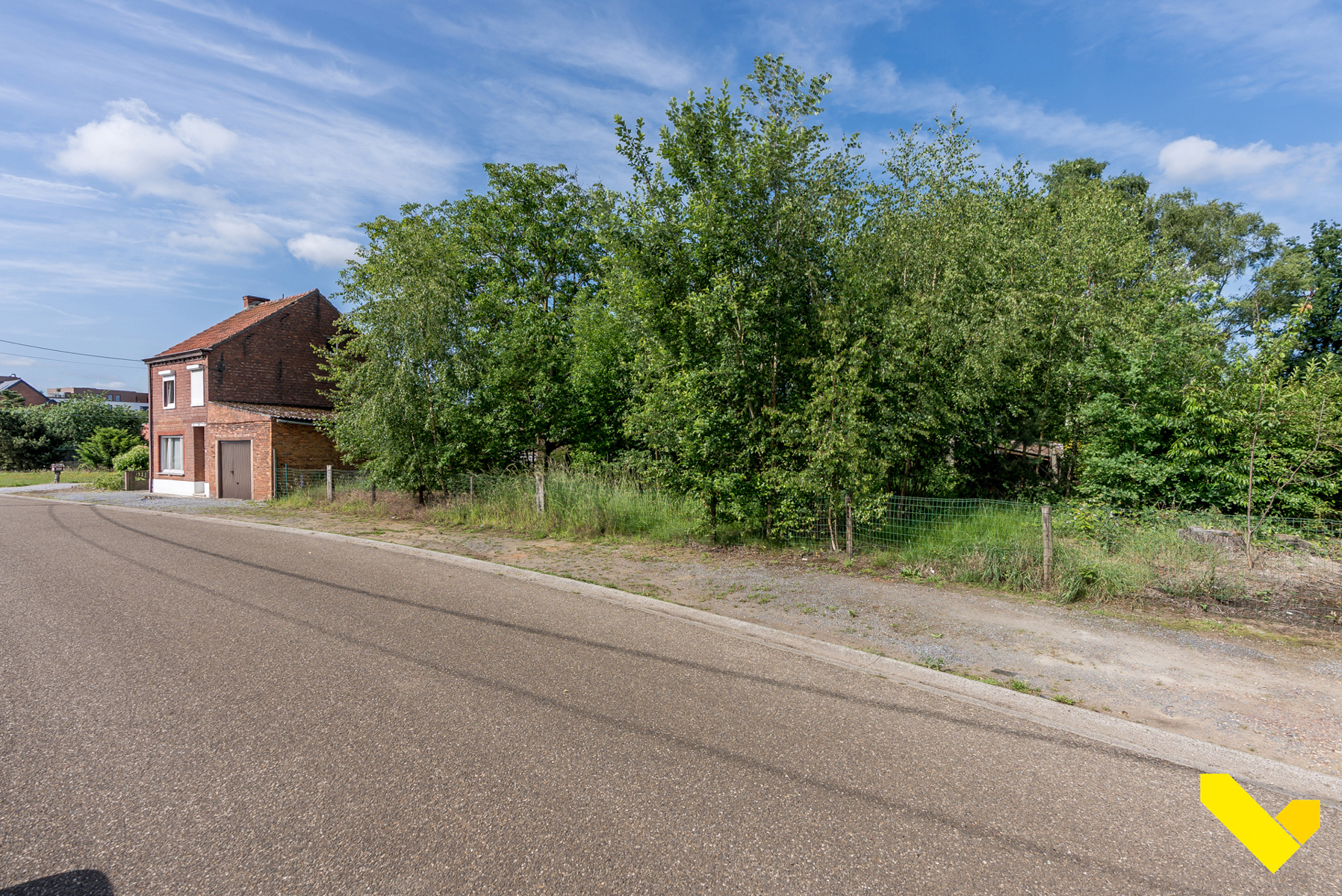 Prachtige bouwgrond met 25m straatbreedte en 27a  - foto 1