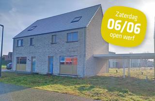 Lot 93 is een halfopen bebouwing op een grondoppervlakte van 252 m² en met een totale bewoonbare oppervlakte van 181 m². Deze woning...