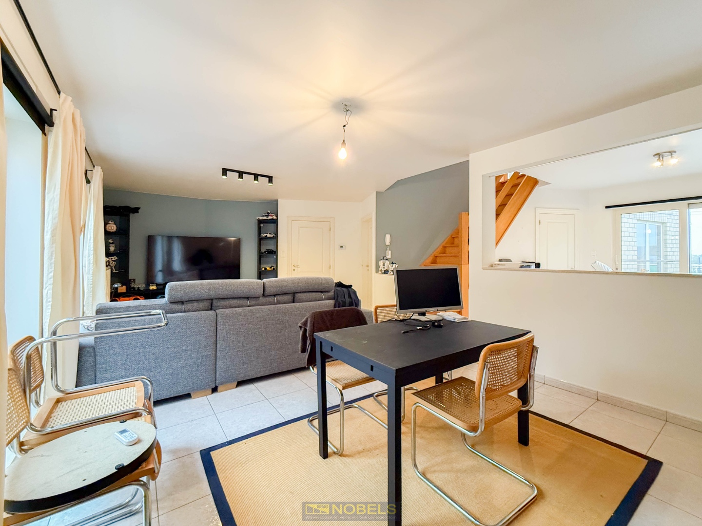 Te koop, centraal gelegen 3-slaapkamerappartement met carport en terrassen te Zottegem - foto 2