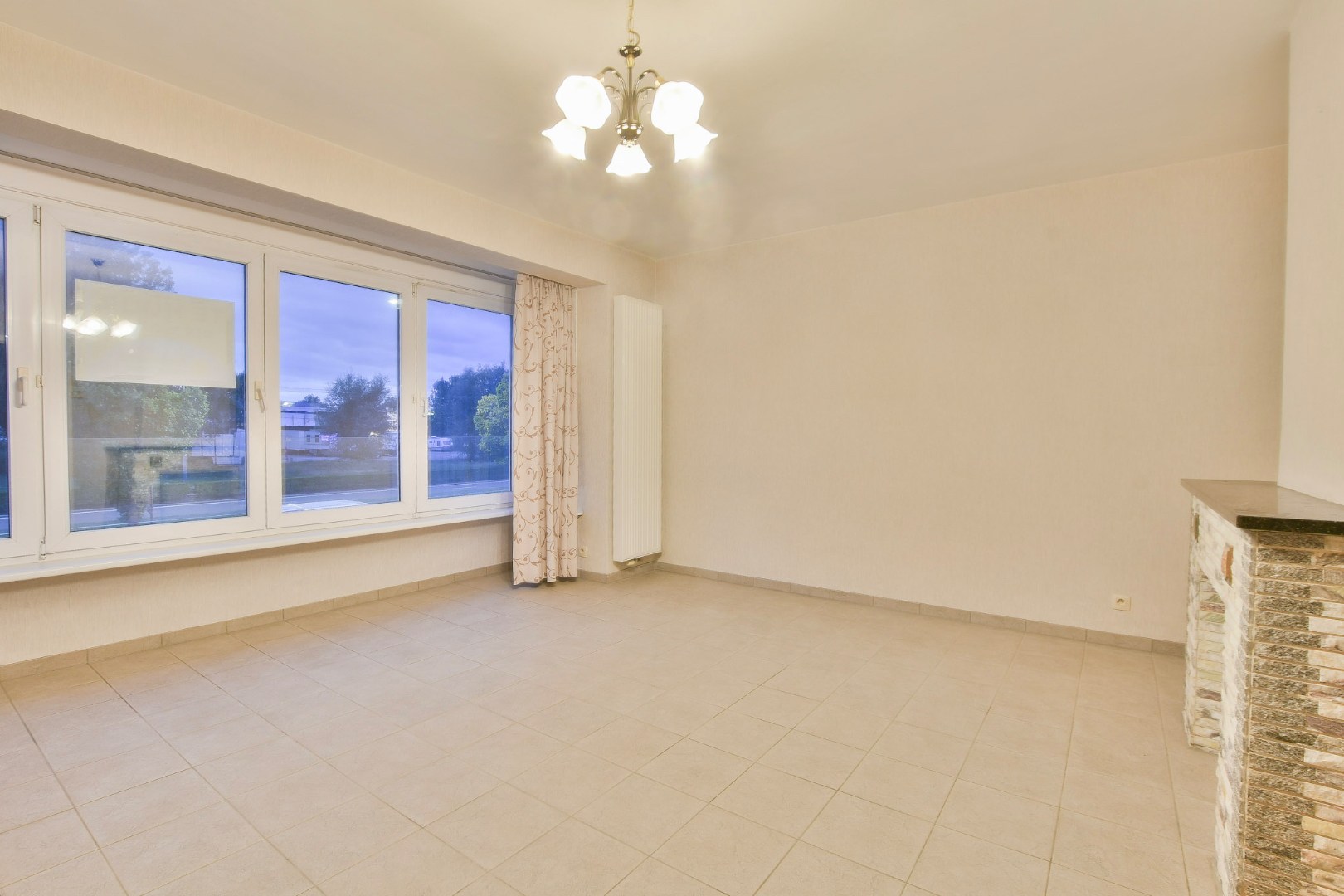 Lichtrijk twee slaapkamer appartement te huur in Oostende - foto 3