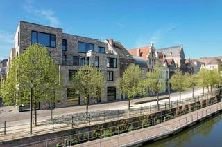 Ben je op zoek naar een ruime en energiezuinige woonst in het bruisende stadscentrum van Mechelen? Dit prachtige appartement, gelegen op...