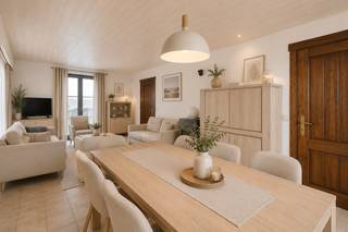 Deze op te frissen woning in de gegeerde straat Waaienberg, bezit zo maar even 5 slaapkamers. <br />Ideaal voor grote gezinnen of mensen die wonen en werken wensen te combineren. <br />Indeling als volgt. Vooraan buiten plaats voor meerdere voertuigen, voortuin. Inkomhal met toilet, trap naar boven. Ruime living met aansluitend volledig ingerichte keuken, schuifraam naar tuin en terras. koppeldeur naar ruime garage voor 2 voertuigen of 1 voertuig en bergingsruimte. <br />eerste verdieping. 5 ruime kamers en een badkamer voorzien van alle comfort. <br />tweede verdieping: bergingszolder. <br />Absolute troeven van dit huis zijn de ligging, gunstig EPC C, zonnepanelen, elektrische keuring in aanvraag (conformiteit verwacht) <br />Om privacy redenen werden de foto's bewerkt met AI doch zonder de structuur te veranderen. <br />Ideale woning om verder uw eigen verfijnde toets aan te geven, terwijl de basis werd gelegd. <br />Contacteer Matthias 0478 32 77 70 of reageer op de advertentie om een bezoek vast te leggen.