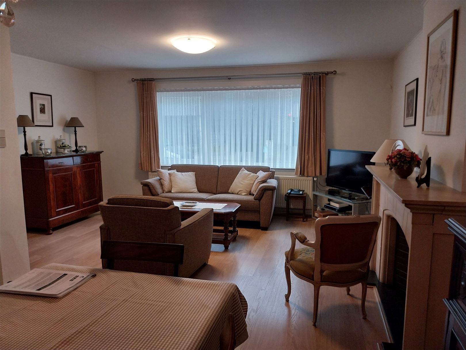 TE HUUR: Gelijkvloers appartement met 2 slaapkamers en autostaanplaats te Hasselt! - foto 2