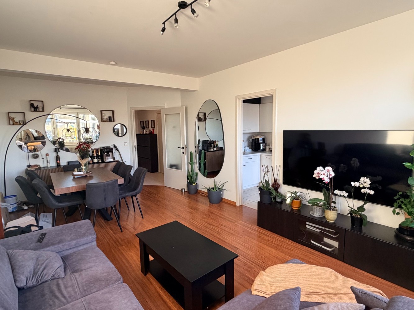 Mooi gerenoveerd appartement aan het dorpsplein van Maleizen - foto 3