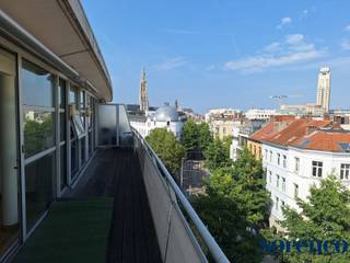 Ruime penthouse ca. 125m² met mooi terras ca. 20m² gelegen op absolute toplocatie in Antwerpen centrum, nabij trendy en leuke restaurants, 't...