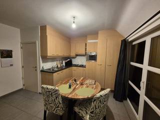 Mooi en praktisch duplex appartement te huur met een ruim terras van 25 m². Het appartement is goed uitgerust en biedt veel comfort.Het appartement...