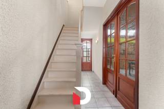 Gelegen in de Sint-Baafsstraat te Sint-Andries, geniet deze woning van een vlotte bereikbaarheid naar het centrum van Brugge, belangrijke...