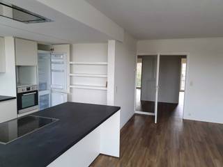 Grote troeven:<br />- topligging nabij centrum, station, scholen, voedingswinkels groot en klein en invalswegen<br />- ondanks de goede ligging vlot bereikbaar zonder dagelijkse grote files<br />- EPC B<br />- kleinschalige residentie, slechts 2 appartementen per verdiep.<br />- optioneel inpandige garage €30.000 euro<br />- topligging en toch rust, uitzicht op de nieuwe Loofsite<br /><br />Het appartement is gelegen op de 3de verdieping en bevat bij binnenkomst een ruime inkomhal die voorzien is van een handige ingemaakte kast. Daar is ook een aparte berging voor wasmachine en/of droogkast.<br /><br />De 3 slaapkamers zijn voorzien van handige ingemaakte kasten en geven alle 3 toegang tot het terras. Het terras beschikt terug over 2 grote kasten.<br /><br />In de badkamer vind je een inloopdouche en wastafel, het toilet bevindt zich apart naast de badkamer.<br /><br />De living met open keuken is heel lichtrijk en voorzien van alle nodige comfort. <br /><br />In de kelder bevindt zich nog een berging, deze is inbegrepen in de prijs.<br /><br />Een inpandige garage is beschikbaar voor 30.000 euro.