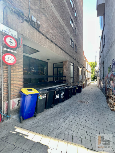 Ruime autostaanplaats in Zoutstraat (zijstraat Nederkouter)! - photo 4