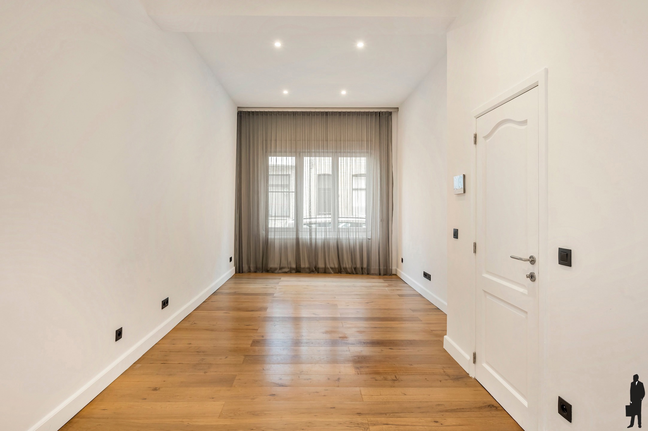 Volledig gerenoveerde woning met +3 slpk en 2 bad - foto 4