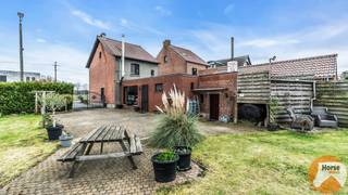 LUMMEN - Instapklare woning op 57aHeel centraal gelegen, op 4 km van de autostrade en vlakbij winkels en scholen.Deze woning is instapklaar te noemen...