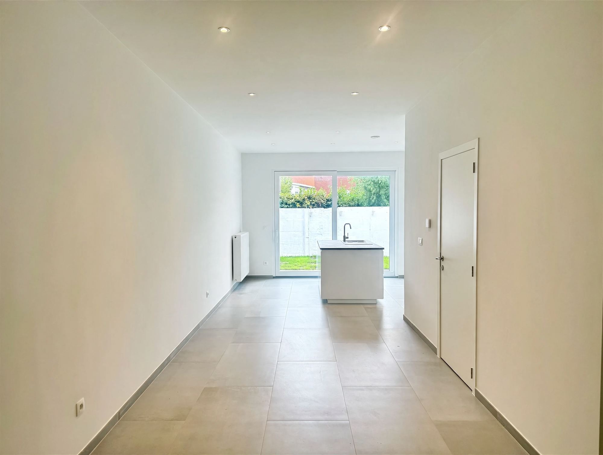 Volledig gerenoveerde rijwoning met 3 slaapkamers - foto 5