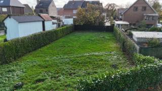 Open bouwgrond te koop in MaasmechelenAdres: Oude Rijksbaan lot 2, 3630 MaasmechelenOntdek deze mooie open bouwgrond gelegen in Maasmechelen op een...
