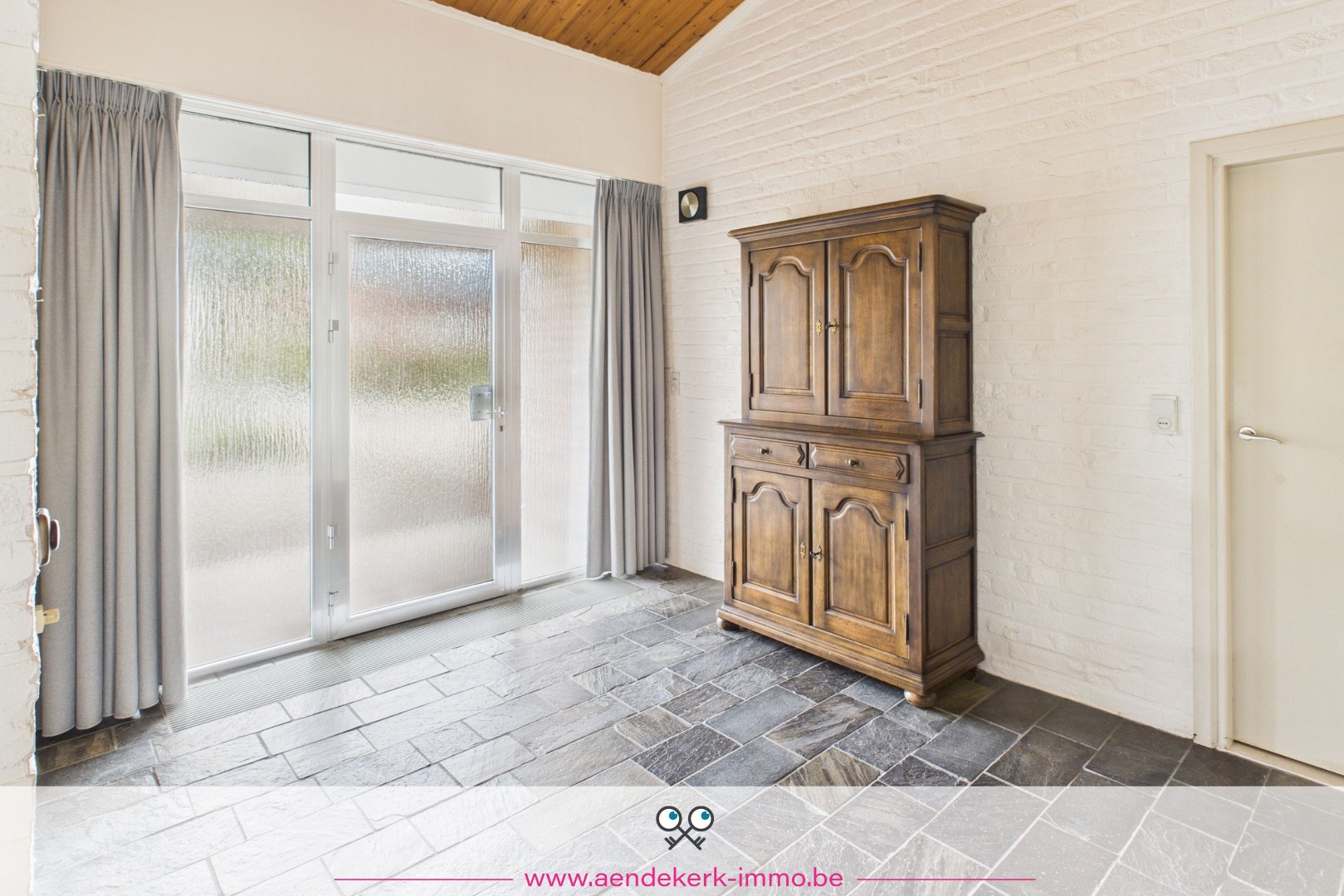 Ruime gezinswoning met grote tuin in landelijke omgeving van Kinrooi, vlakbij Nederland - foto 3