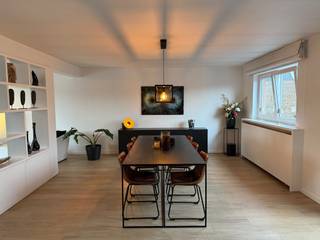 In het centrum van Keerbergen vinden we dit uitzonderlijk lichtrijke en modern gerenoveerde triplex-appartement (volledig vernieuwd in 2020)...