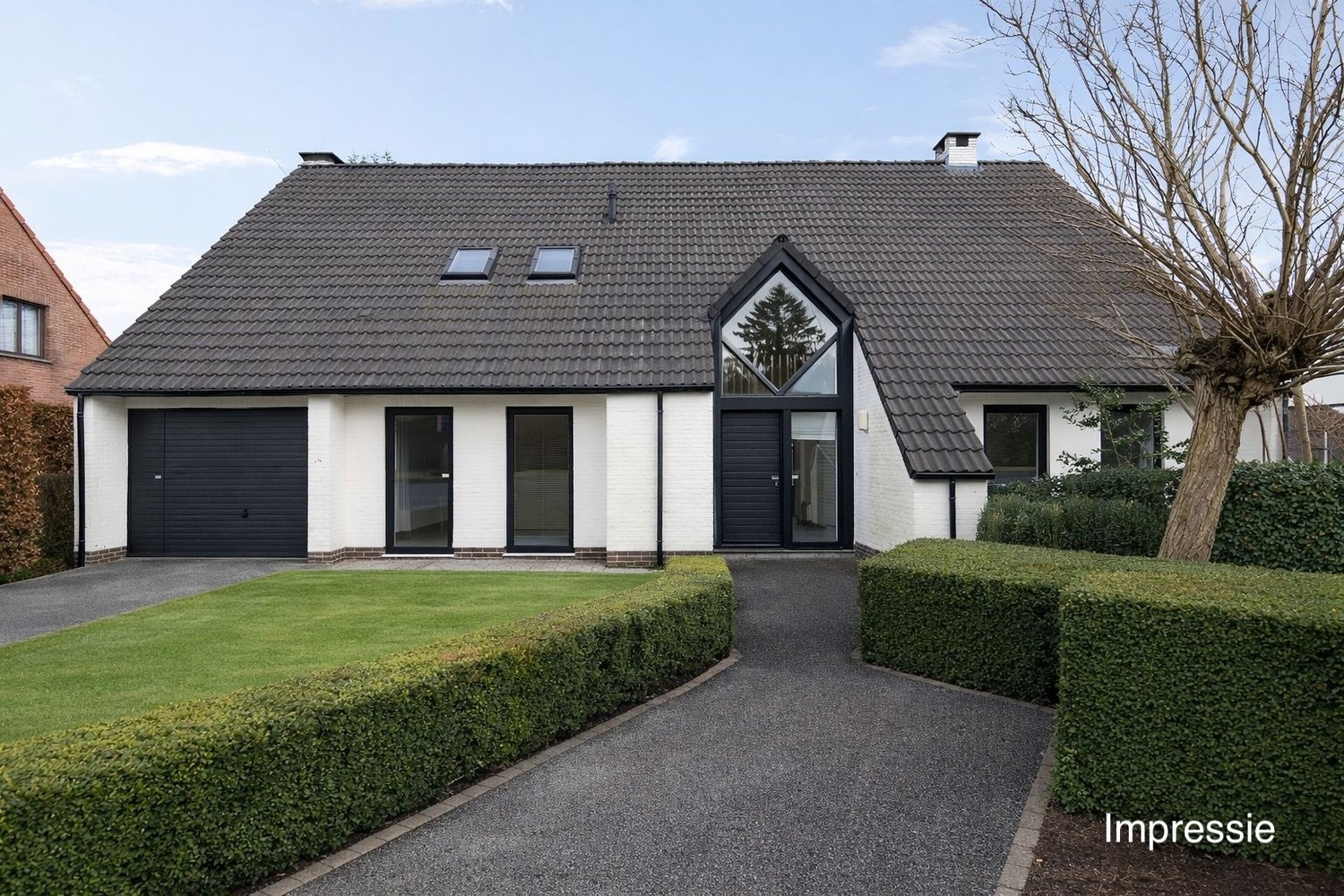 Karaktervolle gezinswoning met tal van mogelijkheden op centrale locatie in Hove - foto 1