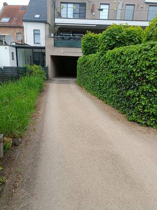 Garage te koop in Mechelen.<br />Toegang via poort appartementsgebouw.<br />Afmetingen = 2,50m x 5,70m