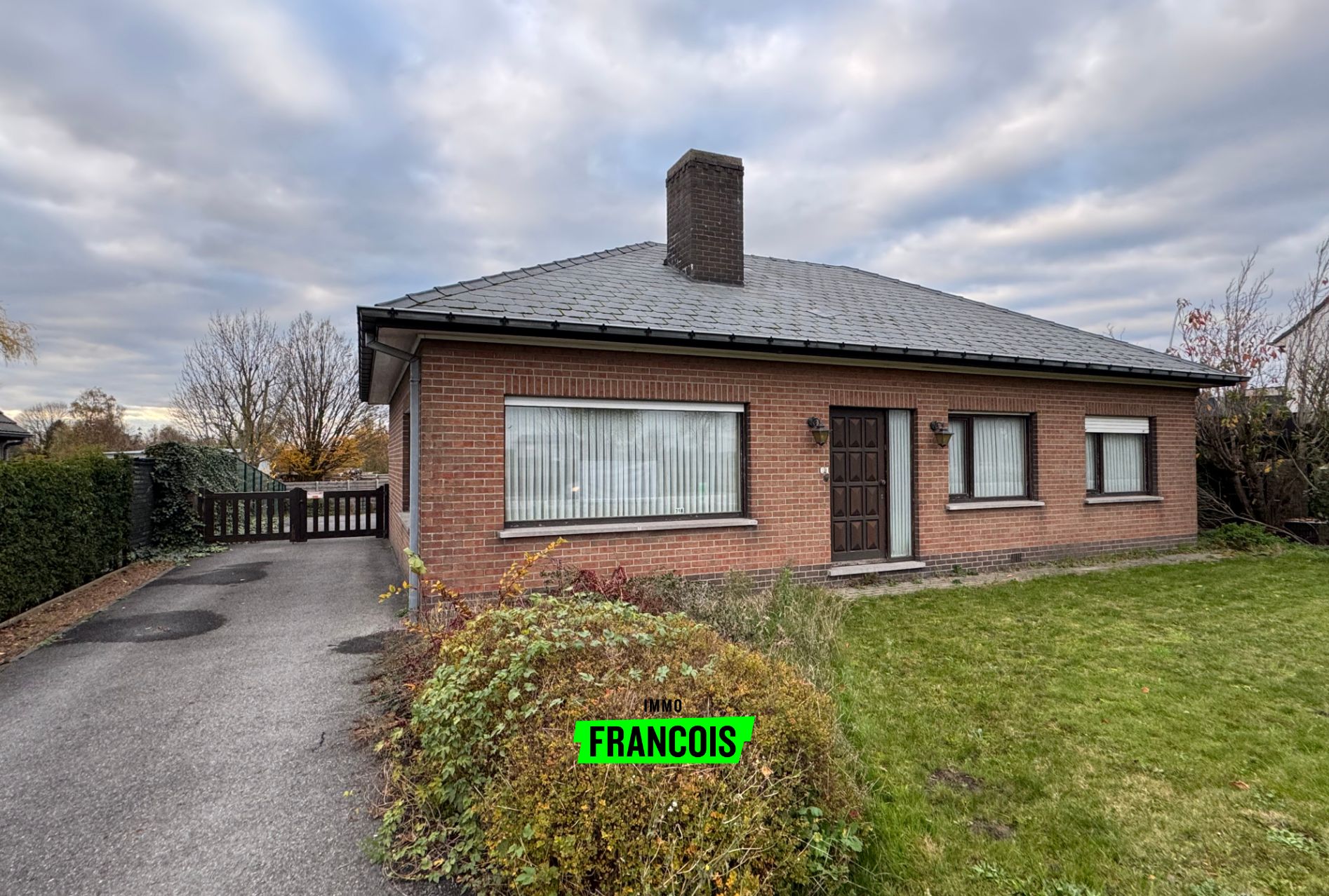 Bungalow met werkplaats Te Koop in Zulte - foto 1
