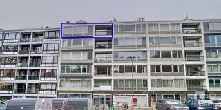 <p><span>Ontdek dit charmante appartement in Diest, een prachtige woonruimte van 105m² met twee ruime slaapkamers. De grote ramen zorgen voor een overvloed aan natuurlijke lichtinval en bieden een prachtig uitzicht op het omliggende groen. De open leefruimte is perfect voor gezellige diners en bijeenkomsten met familie en vrienden. <br />De keuken is functioneel voorzien van vaatwasser, combi oven, ijskast met diepvriesvak. De badkamer is netjes ingericht met een bad/douchecombinatie, wat zorgt voor optimale ontspanning na een lange dag.<br />Met geen onderhoud van een tuin of garage, is dit appartement ideaal voor wie een zorgeloze woonervaring zoekt. Gelegen op een gunstige locatie, dichtbij lokale voorzieningen en openbaar vervoer, biedt deze woning de perfecte balans tussen comfort en gemak.<br />Mis deze unieke kans niet om eigenaar te worden van een aangenaam appartement in een rustige, groene buurt in het hart van Diest.<br /><br />De huurprijs bedraagt € 880 + €50 gem. kosten + €30 per persoon voor water (provisie)<br /><br />Wilt u dit appartement bezoeken? Dat kan!<br />Vul de kandidaatstelling in op ImmoDiest.be (onder te huur -> Veemarkt 23A Bus 5- 3290 Diest -> Oranje knop 'vraag uw bezoek aan').<br />Van zodra wij deze informatie ontvangen hebben, nemen wij contact met u op.</span></p>