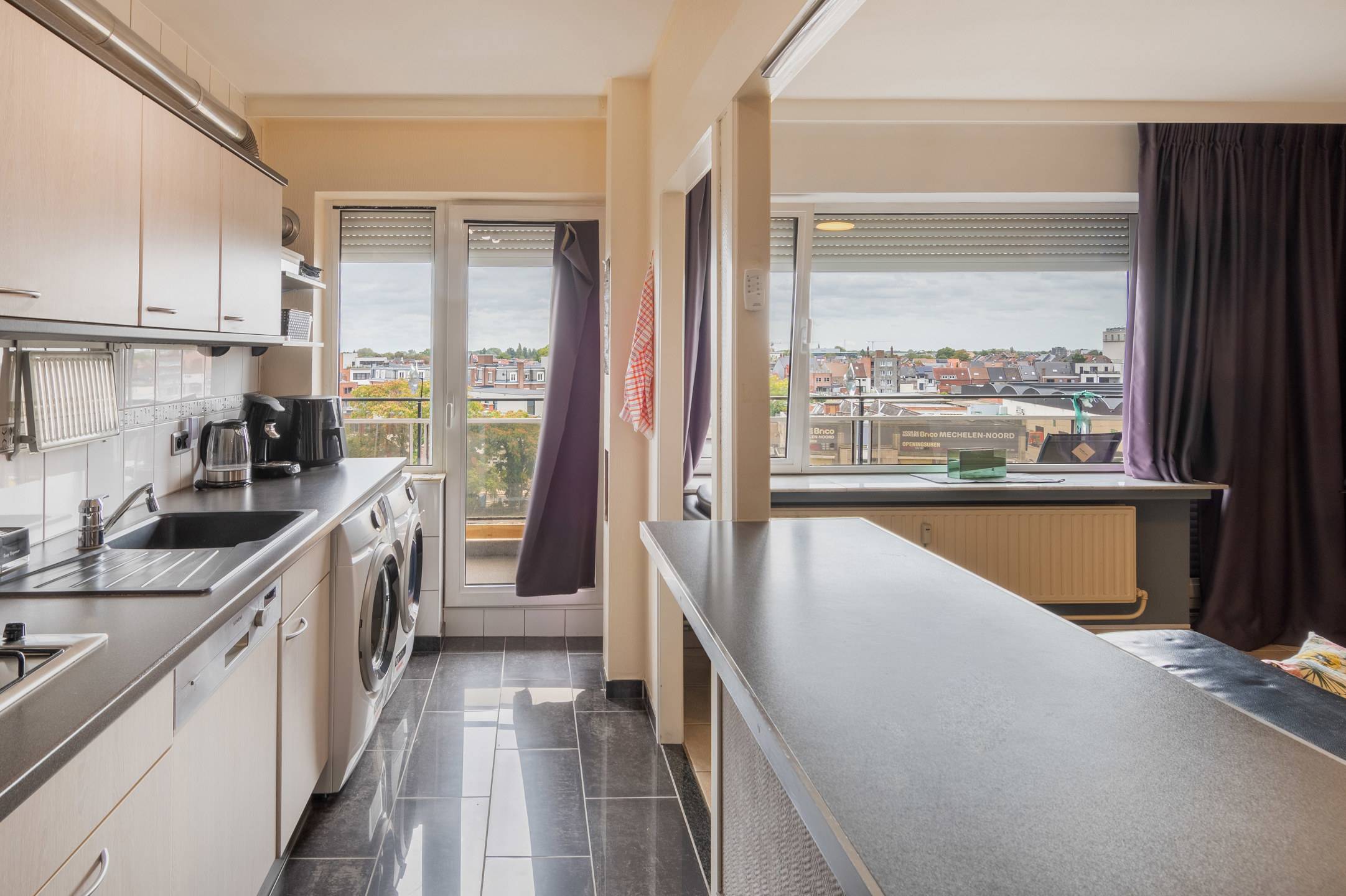 Instapklaar appartement met 2 slaapkamers, terras en parking - foto 4