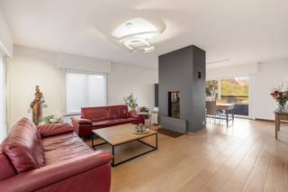 Unieke kans: Ruime villa met veel potentieel en toekomstgerichte renovatiemogelijkheden!<br />Ontdek deze prachtige bungalow, gelegen in een rustige omgeving, met een ruim perceel en tal van mogelijkheden om er jouw droomhuis van te maken. Hoewel de woning momenteel een EPC-score van F heeft, hebben we reeds voor een relatief kleine bijkomende investering offertes ontvangen voor een complete energie-upgrade. Hiermee kan het pand naar een A-label worden gebracht en de woonoppervlakte nog worden uitgebreid  wat een uitstekende investering betekent voor de toekomst!<br /><br />Grijp deze unieke kans om een villa met karakter om te toveren tot een duurzame en moderne woning op maat van jouw wensen!