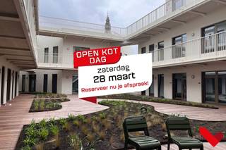 <p><strong>RÉSERVÉ AUX ÉTUDIANTS !</strong></p>
<p>La Résidence YOU, située en plein milieu de l’avenue des Alliés, est le nouveau hotspot pour les étudiants. Ce studio confortable est situé à l’arrière, au niveau du jardin, et mesure 28 m². Le studio comprend un bureau, une table à manger, une cuisine entièrement équipée, une armoire encastrée, un lit double (160×200 cm) et une salle de bains séparée avec lavabo, WC et douche. La résidence dispose de trois entrées différentes, garantissant un accès facile en tout temps. Elle est également équipée d’un ascenseur, d’un local poubelles et d’un grand parking à vélos le long de la rue Bogaarden. Disponible immédiatement. Loyer 950 € + 75 € de provision pour les charges.</p>