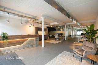 <strong>Ruim handelsgelijvkloers van 217m² met veel mogelijkheden en grote vitrine. Gelegen op een centrale handelsligging in het stadscentrum van Herentals. EPC Label-C</strong><br /><br /><strong>Ligging: </strong>Centraal gelegen in de stadskern van Herentals met Horeca, winkels en openbaar vervoer in de nabije omgeving. Gratis paarkeergelegenheid op de Augustijnenlaan, de Belgiëlaan alsook de Molenvest zijn op wandelafstand.<br /><br /><strong>Beschrijving: </strong>Dit handelspand werd volledig onder handen genomen in 2012 en werd omgetoverd tot de ideale kantoorruimte. Deze werd ook altijd top onderhouden.<br />Toekomend clienteel wordt ontvangen in het ruime onthaal waar zich ook de verzorgde kitchenette bevindt.<br />Aansluitend zijn er 3 ruime, gesloten burelen voorzien van de nodige aansluitingen.<br />Er werden twee gastentoiletten, een kelder en een ruime technische ruimte/berging voorzien.<br /><br /><strong>Bijzondere informatieplicht: Geen vergunning uitgereikt, Woongebied, Dagvaarding uitgebracht, Geen voorkooprecht, Geen verkavelingsvergunning</strong>